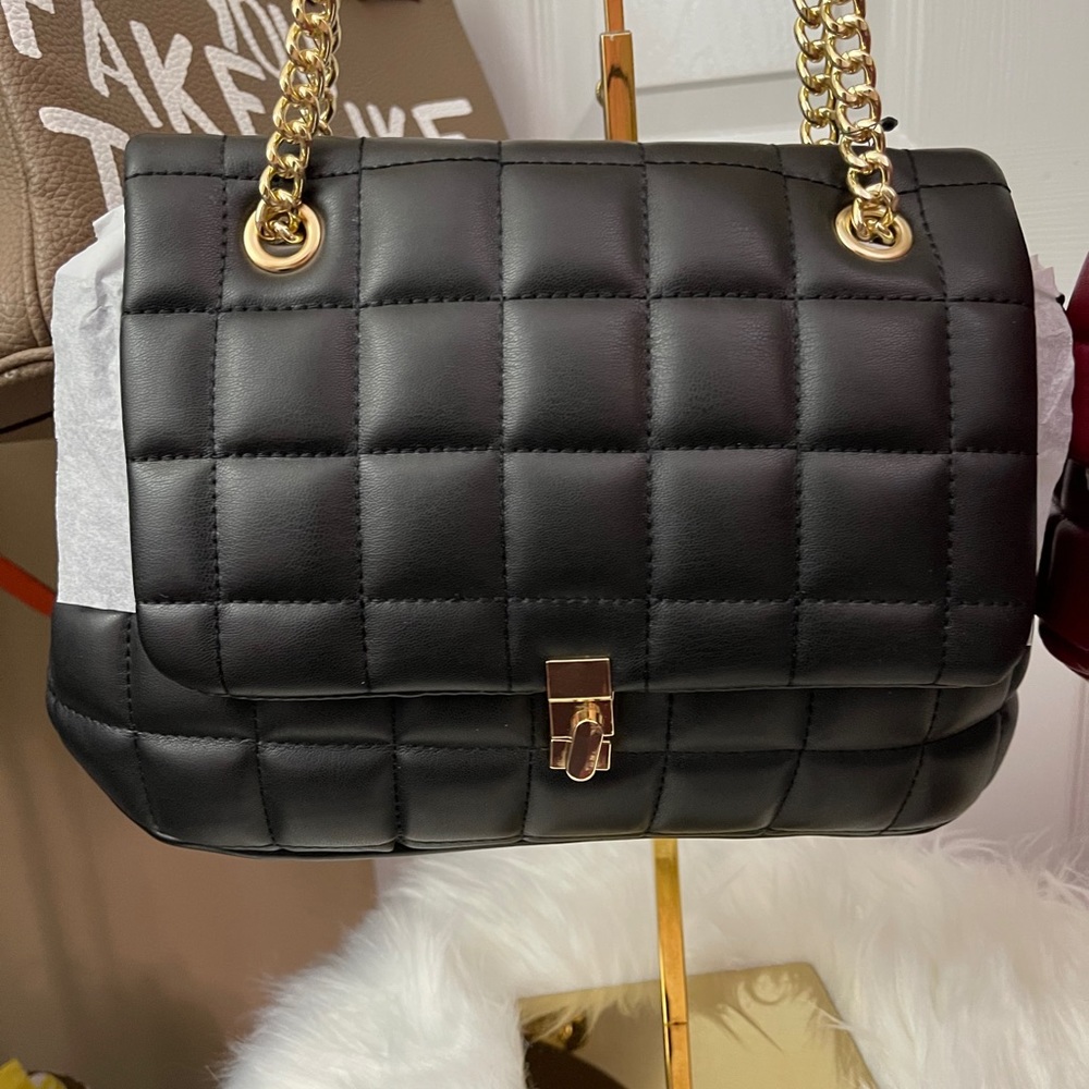 The Jazzy Black Berry Delight